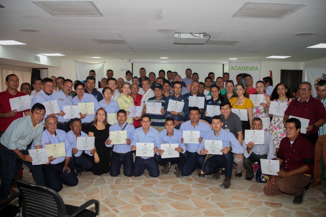 Operarios de servicios publicos del Huila obtienen certificados en Competencias Laborales